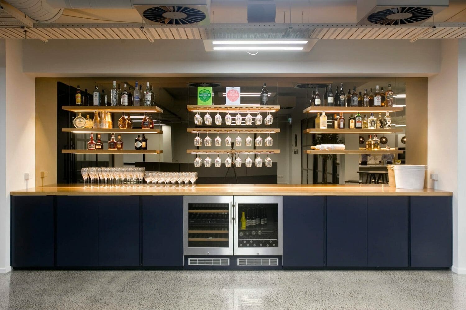 Bar Area Design For Pie Funds