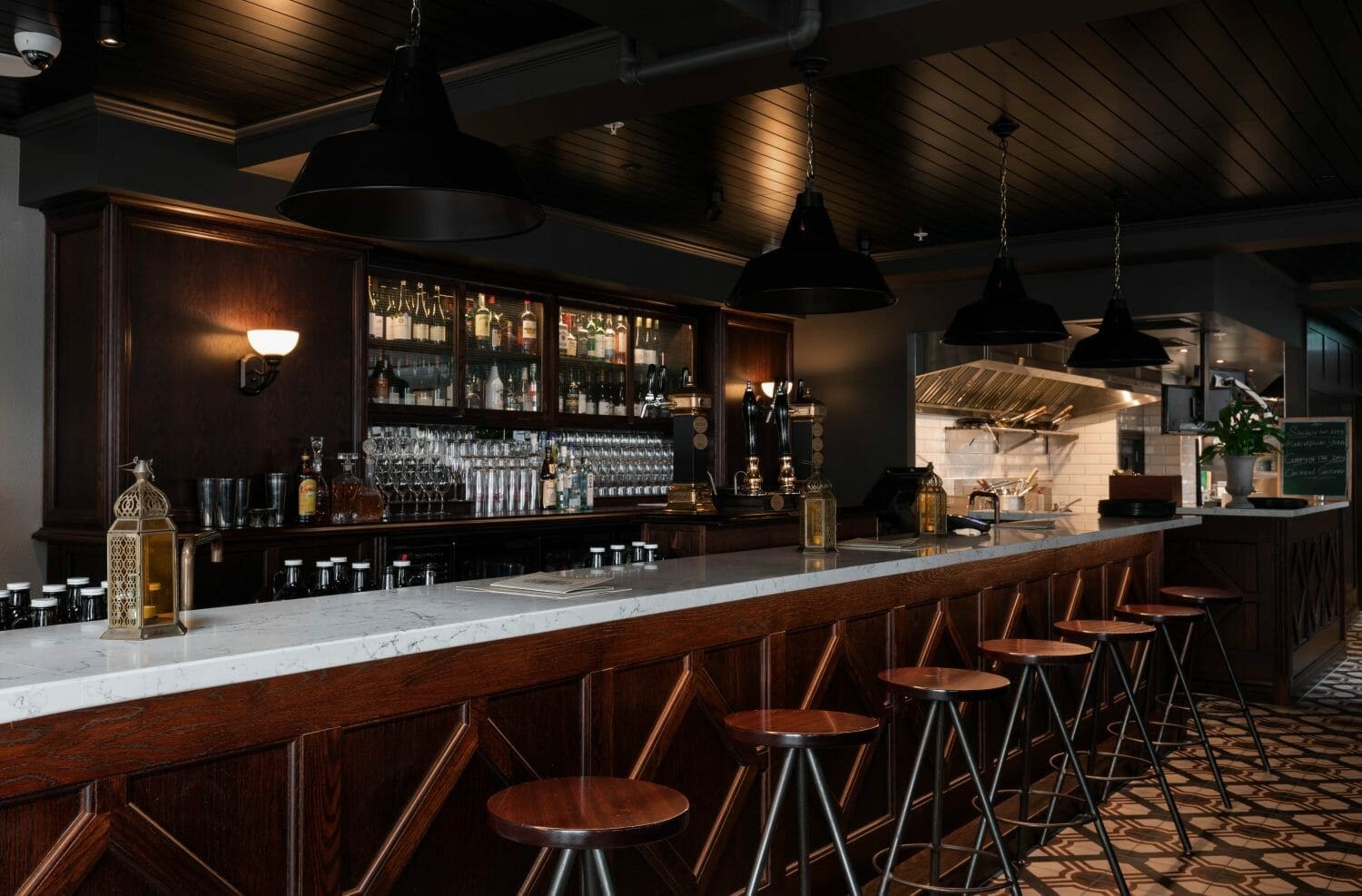 Bar Counter Area Interior Design for Permit Room